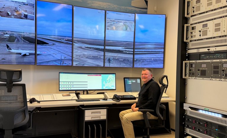 Øivind Ramde, Director, Business Development, Ricochet at Jotron in the company's demo room.