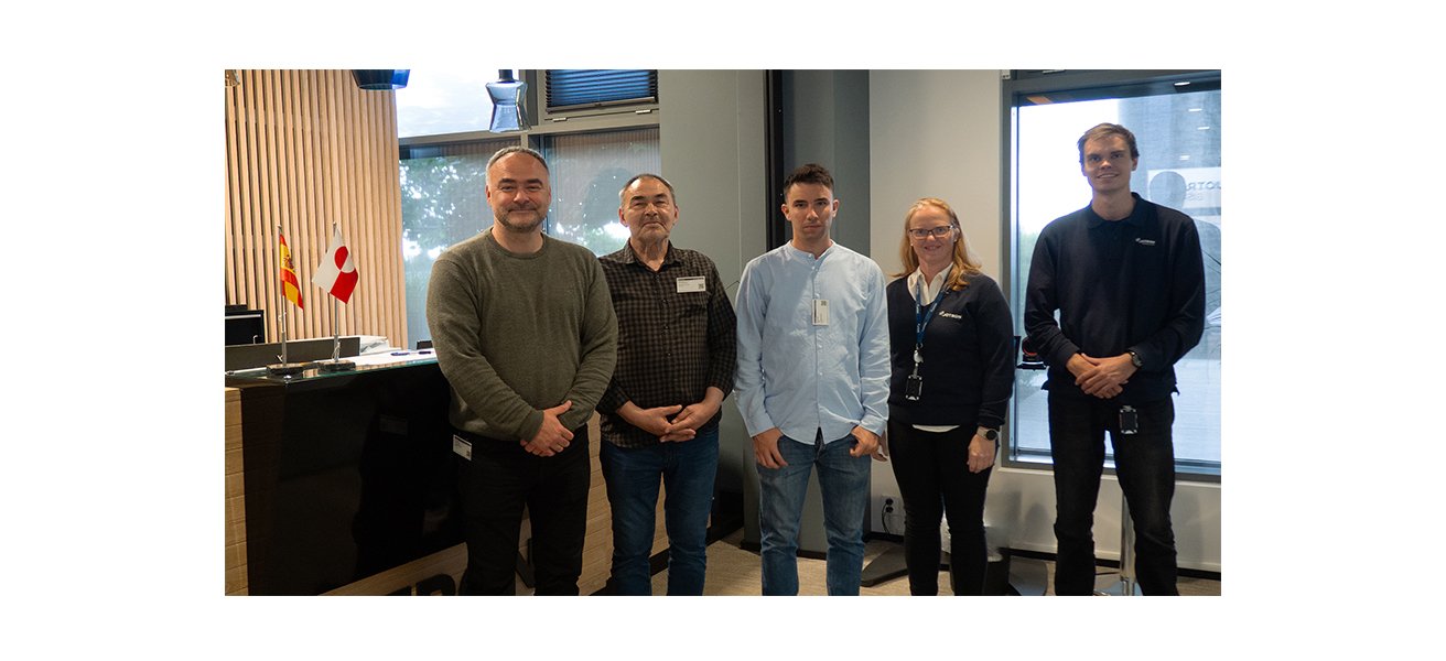 Employees from Greenland Airports, COMSA Industrial and Jotron.