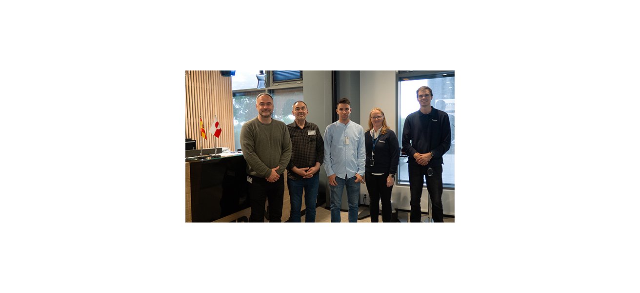 Employees from Greenland Airports, COMSA Industrial and Jotron.