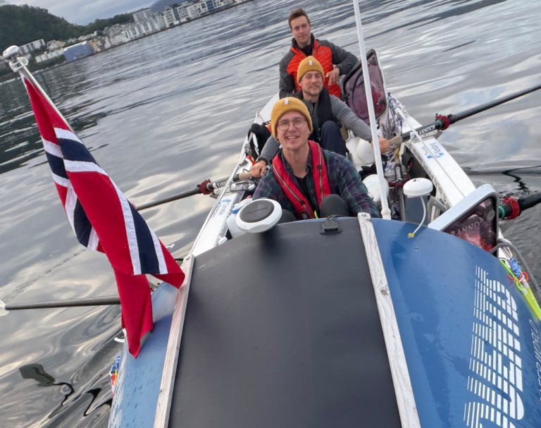 Nordic Endeavour and crew on sea.