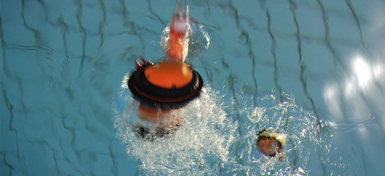 Test of EPIRB and HRU in water.